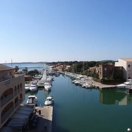 5 Personnes Port. * Hyères